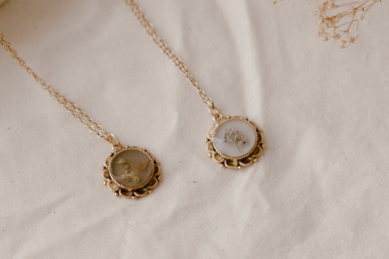 Pressed Flower Long Circle Pendant Necklace (available in 2 colors)