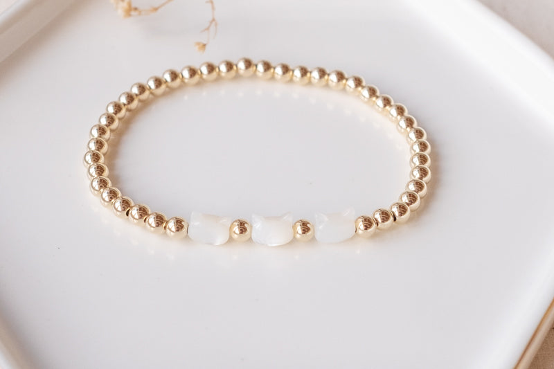 Mother-of-Pearl 3 Cats bracelet (white)