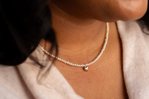Small pearl necklace with heart