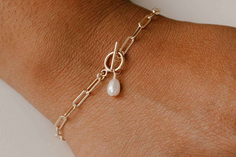 Pearl Toggle Chain Bracelet 14k gold-filled